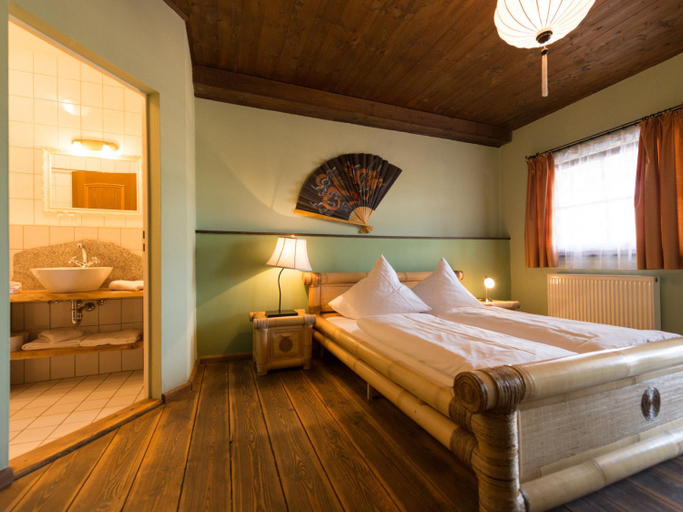 Bedroom 3, Pullman City Westernstadt, Passau