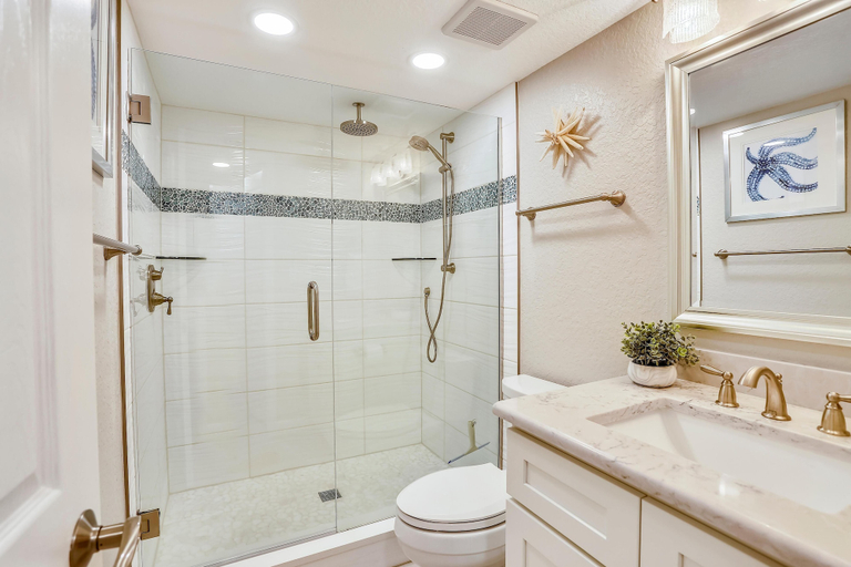 Bathroom 5, Land's End 6-302 Beach Front - Premier, Pinellas