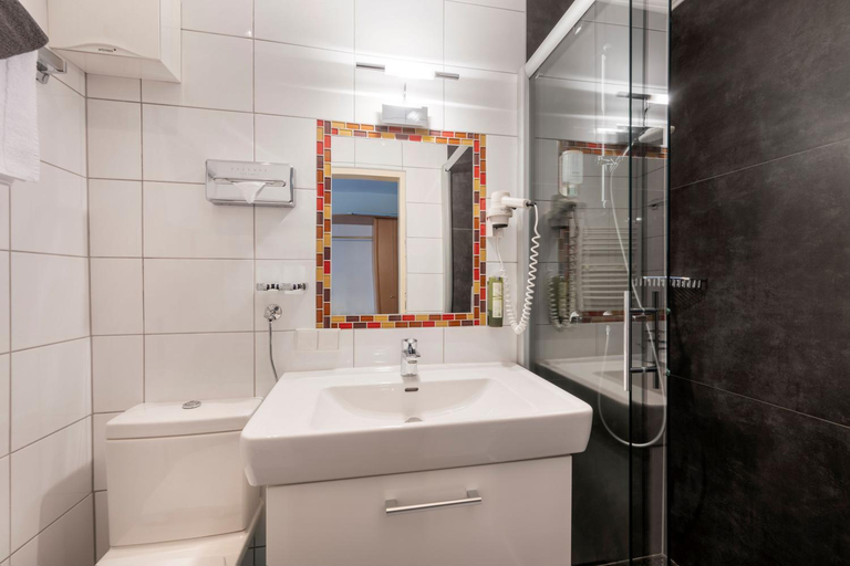 Bathroom 4, Bliem S Familienhotel, Liezen