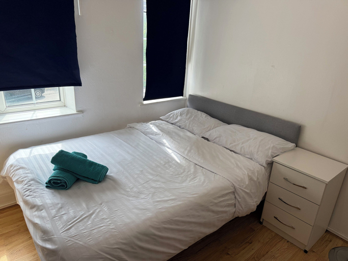 Bedroom 2, Rahal Hotel Hackney London, London
