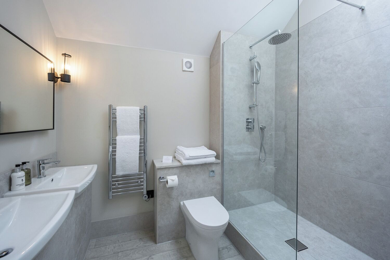 Bathroom 3, The Ship Hotel, Southend-on-Sea