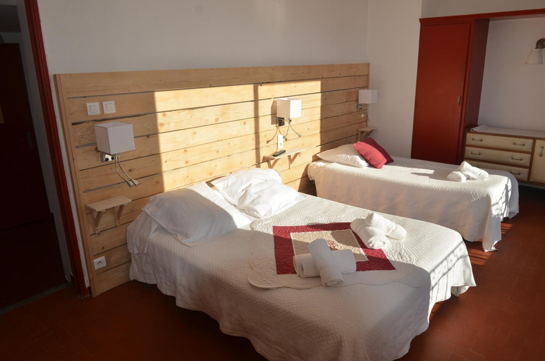 Bedroom 4, Hotel Logis Panorámico César, Vaucluse
