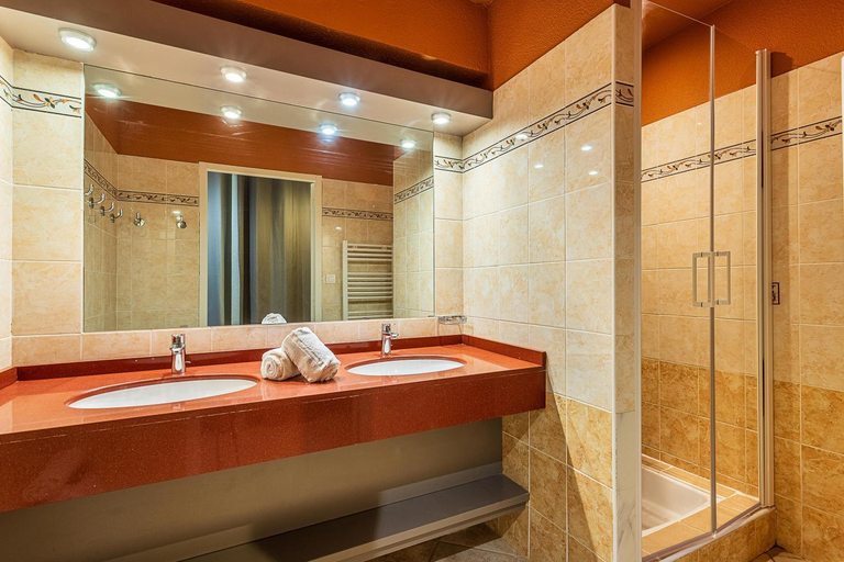 Bathroom 4, Presqu'île de Giens "Riviera Beach Club", Var