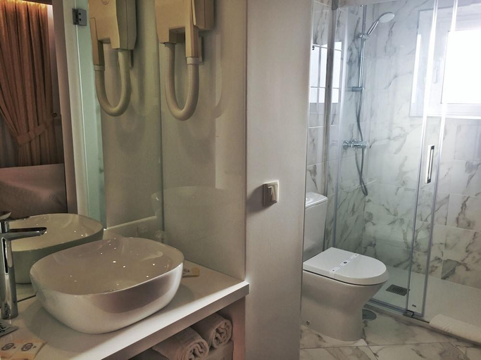 Bathroom 4, Hotel Estalagem Turismo, Bragança
