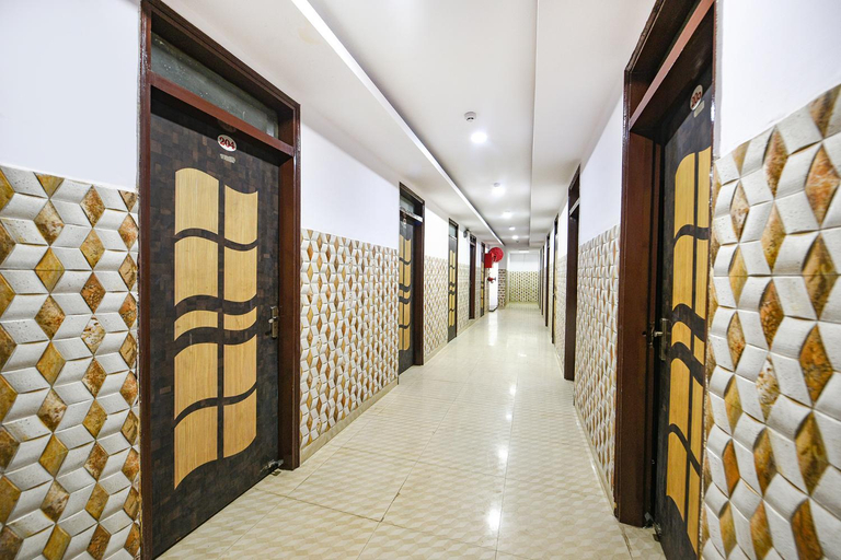 Public Area 2, Fabhotel Black Stone Palace, Gautam Buddha Nagar