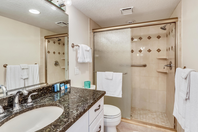 Bathroom 4, Land's End 10-201 Beach Front - Premier, Pinellas