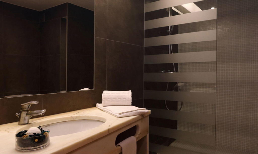 Bathroom 5, Oceanus Aparthotel, Albufeira