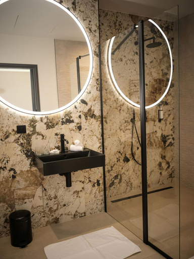 Bathroom 5, Domaine Le Verbois, Oise