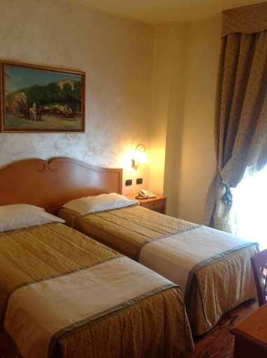 Bedroom 3, Hotel Camoretti, Bergamo