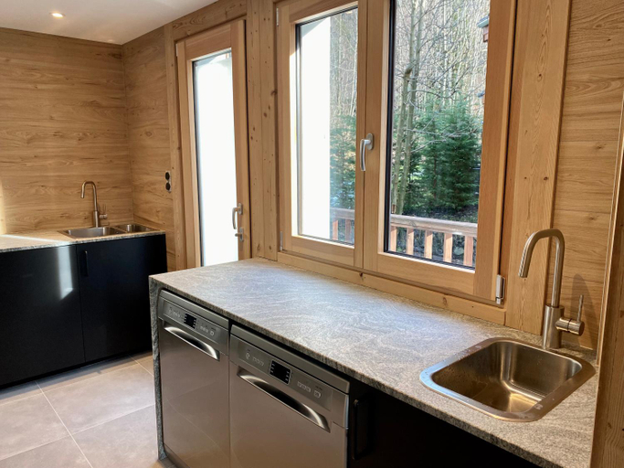 Others 3, The Castle, 10 Bedroom Chalet, Chamonix Centre, Haute-Savoie