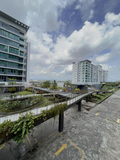 Others 4, Vivacity Megamall Jazz 1 ,2-8 pax , 3BR , Kuching