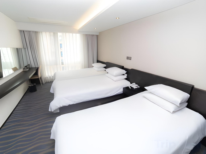 Bedroom 2, J-Grand Hotel, Jeju