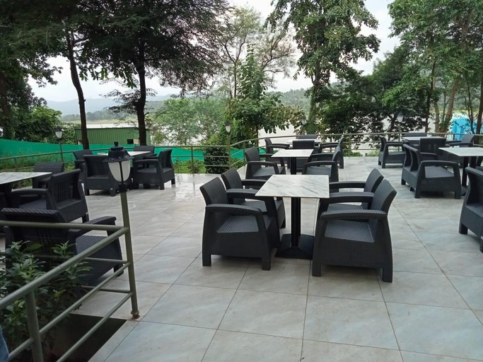 Food & Drinks 4, White Feather Resort Kauncha, Dadra and Nagar Haveli