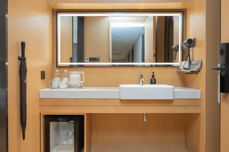 Bathroom 4, Ji Hotel Shanghai Tangzhen Metro Station, Shanghai