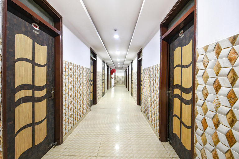 Public Area 2, FabHotel Black Stone, Gautam Buddha Nagar
