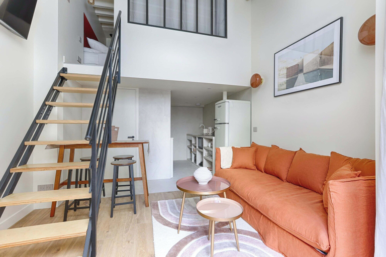 Living area 4, Charming AC Duplex - Bastille Le Marais, Paris