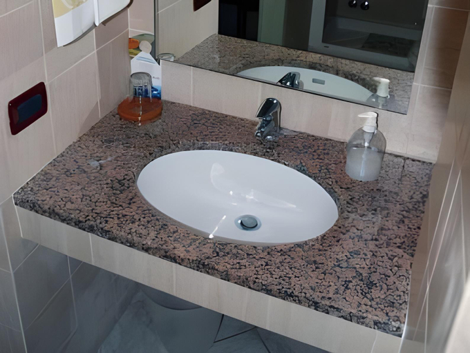 Bathroom 4, Hotel Conchiglia, Pistoia