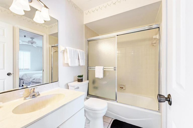 Room 2, Gulf Breeze Ami-2bd-2ba-condo-private Beach Access-heater Pool-water Views From Every Window, Manatee