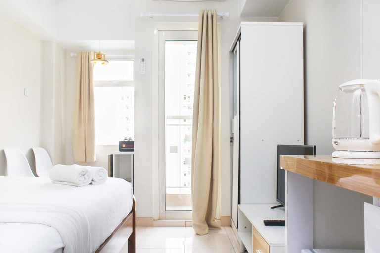 Bedroom, Comfort Studio Springlake Summarecon By Travelio, Bekasi