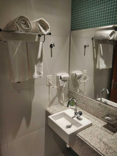 Bathroom 4, Pituba Praiamar Hotel, Salvador