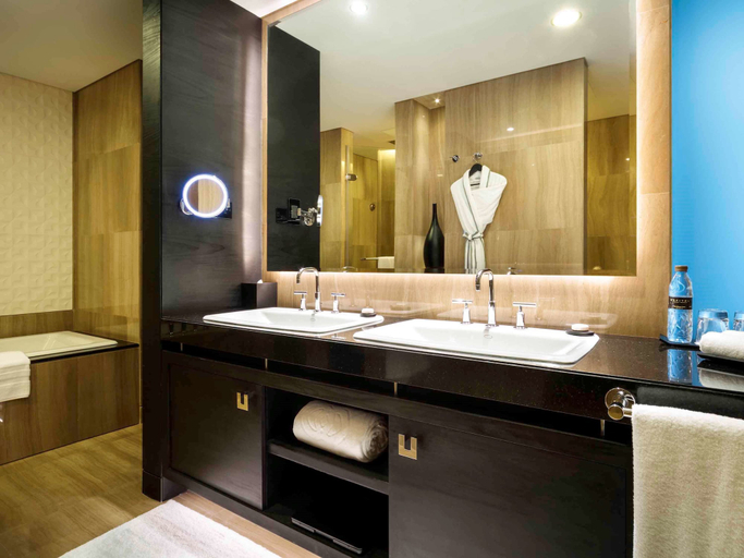 Bathroom 8