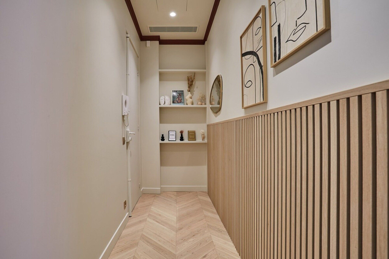 Interior 3, Sublime Apartment With AC - Louvre Museum, Paris