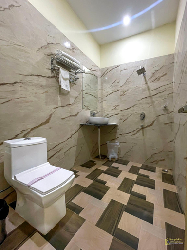 Bathroom 4, Hotel Tridev Grand, Varanasi