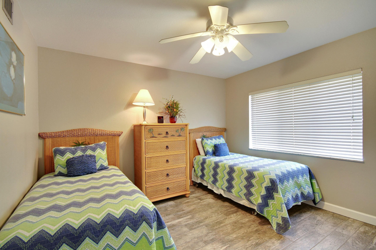 Bedroom 3, Land's End 8-306 Beach Front - Premier, Pinellas