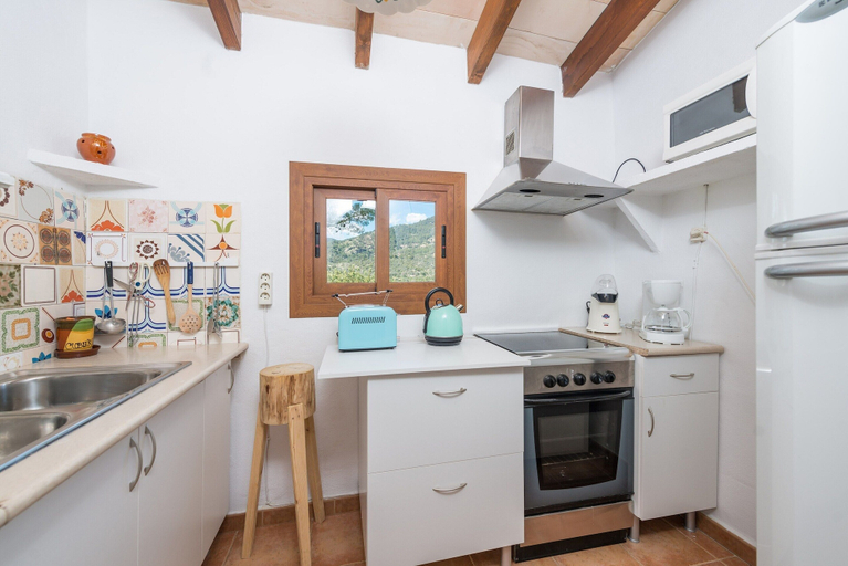 Private kitchen 4, Rustic House in Tramuntana With Salt Pool, Baleares