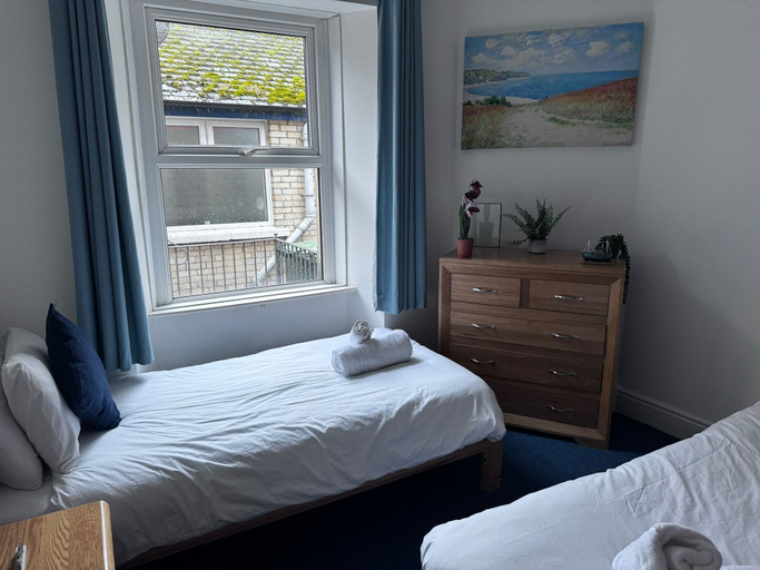 Room amenity 2, Seaside Apartments, Devon