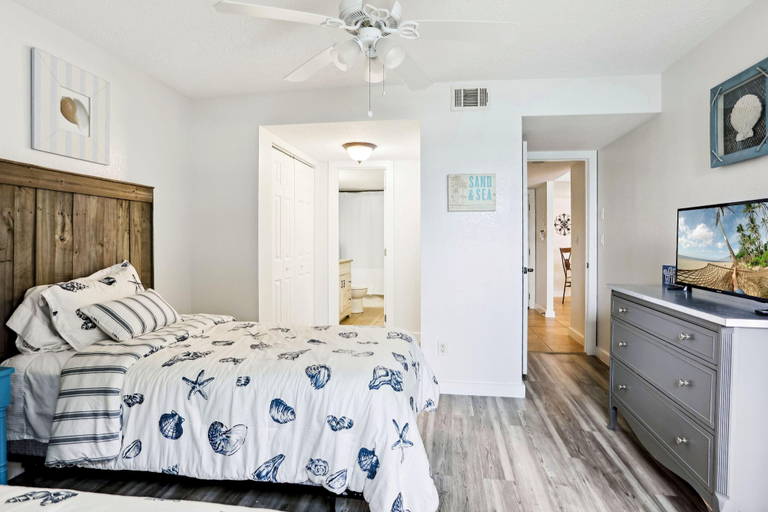 Bedroom 4, Land's End 1-208 Bay Front - Premier, Pinellas