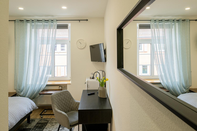 Bedroom 4, Syrtaki Rooms Comfortable Business Stay im Schwarzwald, Rastatt
