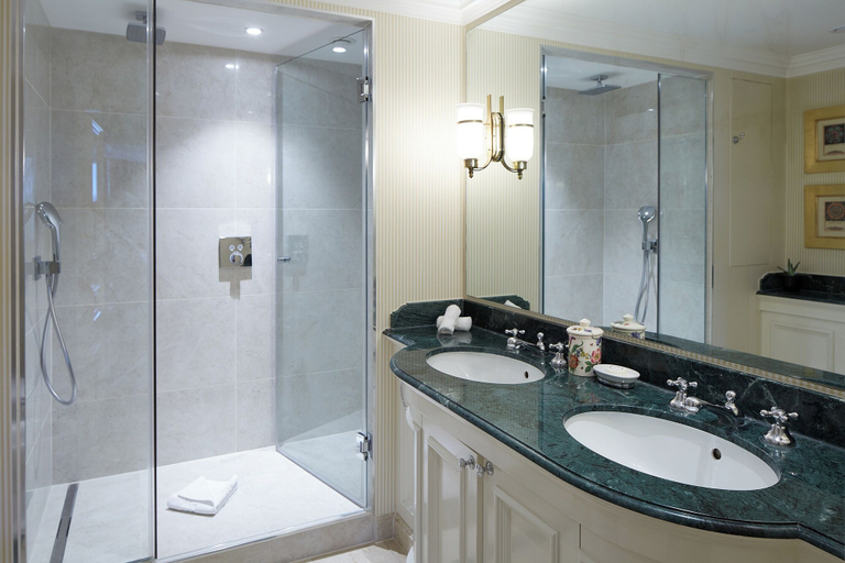 Bathroom 4, Cheval Thorney Court at Hyde Park, London