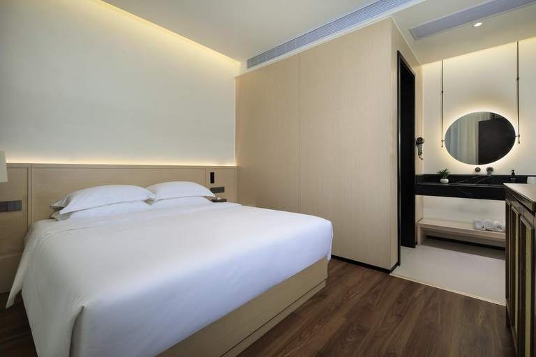 Bedroom 2, Riverbank Hotel, Guilin