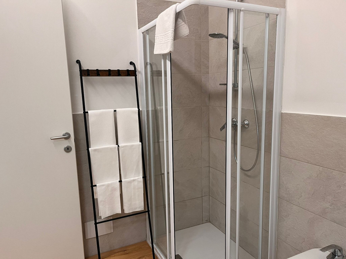 Bathroom 5, Terra Buona Rooms, Sondrio