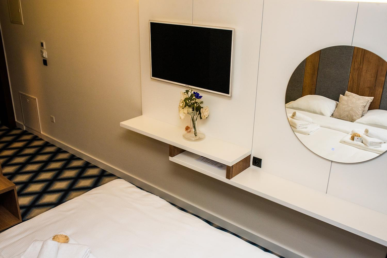 Bedroom 2, Swiss Plus Hotel, Una-Sana
