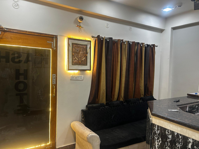 Bathroom, Hotel Kashi, Varanasi