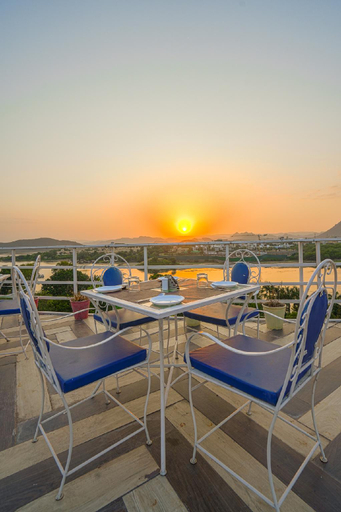 Food & Drinks 4, Elmont Rafahiya - A Rooftop Lake View Hotel near Lake Pichola , Udaipur