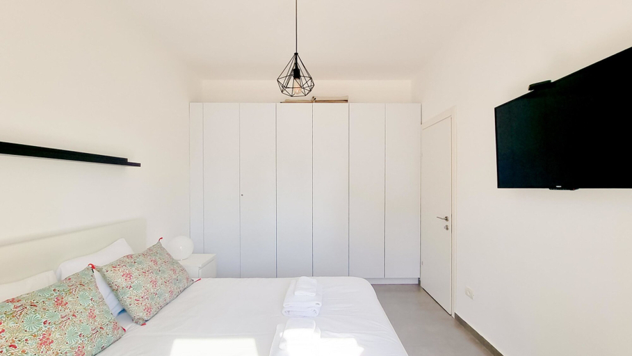 Room 5, Geula Tulipe in Tel Aviv-yafo