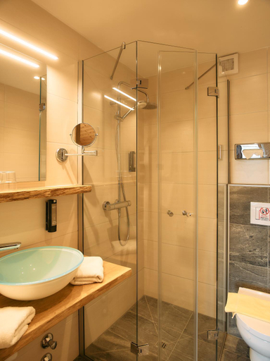 Bathroom 4, Almis Berghotel, Innsbruck Land