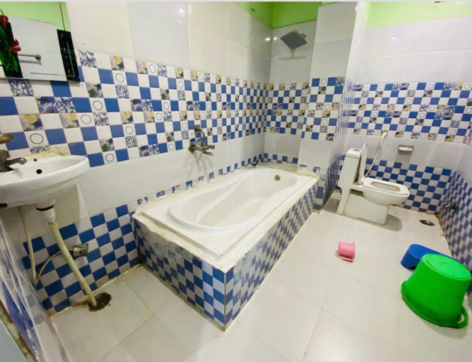 Bathroom, Basant Vihar International, Gaya