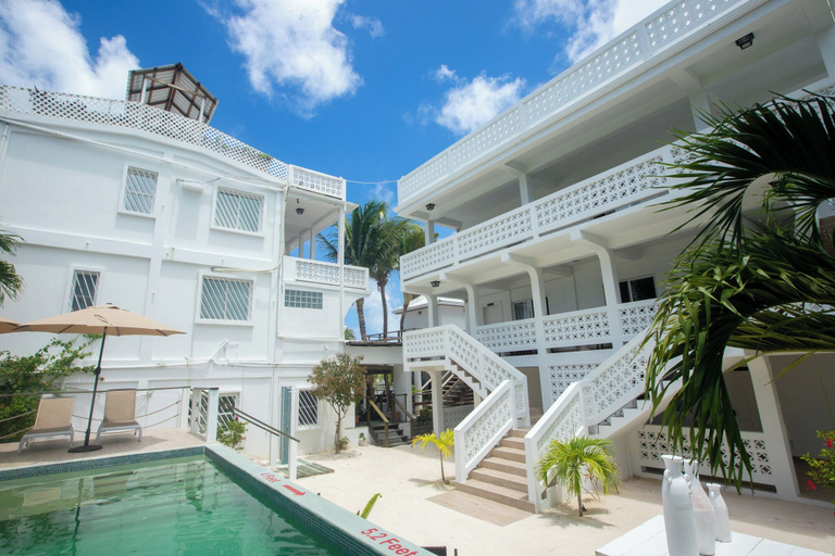 Exterior & Views 2, Treetops Hotel