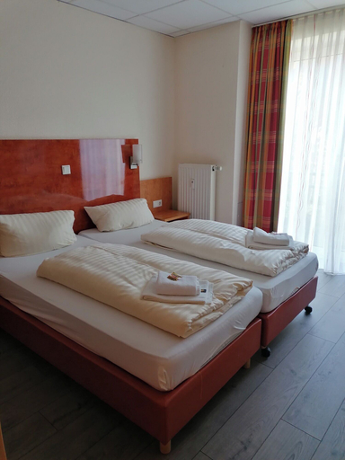 Bedroom 3, Café & Hotel am Holzhafen, Stade