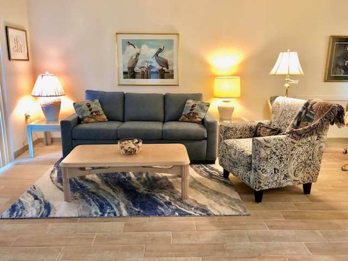 Room 5, Ocean Village Club O33, Saint Johns