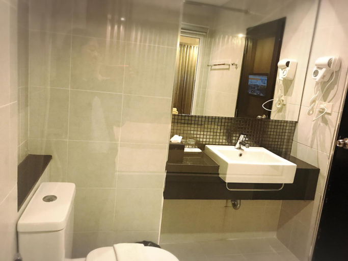 Bathroom 4, Inn Residence Serviced Suites Pattaya, Pattaya