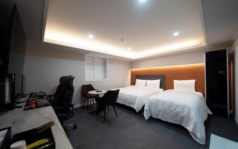 Bedroom 2, NINE HOTEL, Nam