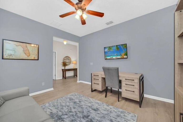 Living area 2, Stunner 6Br W/ South Pool, Lake View & Near Golf, Polk