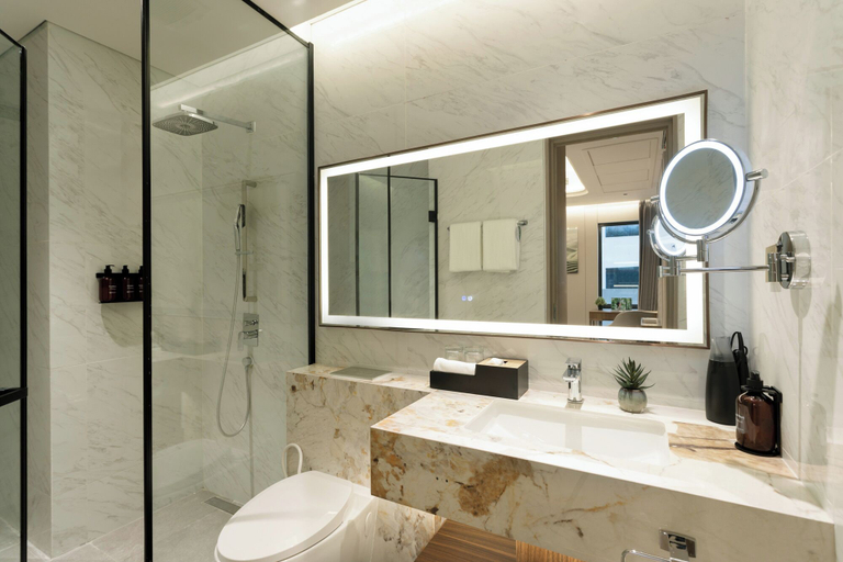 Bathroom 4, Somerset Queen City Semarang, Semarang