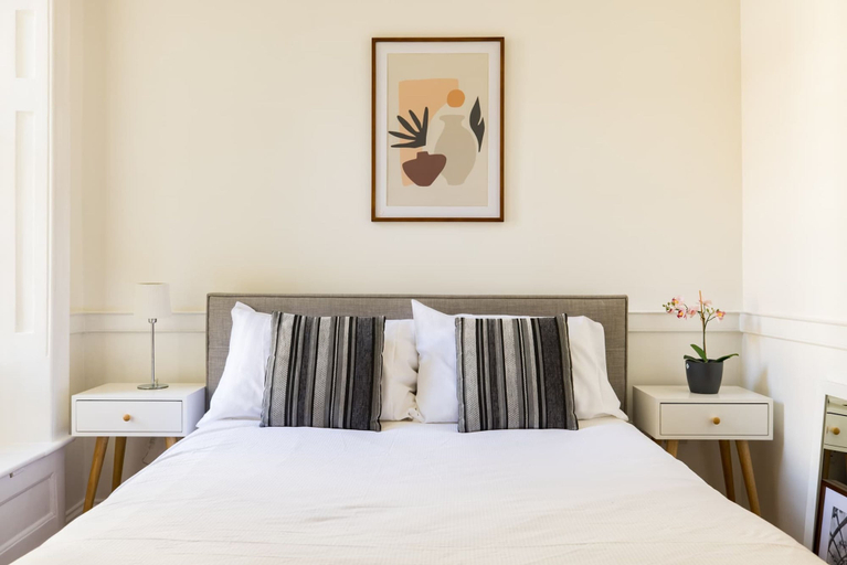 Bedroom 5, Contemporary Apartment in Central Bloomsbury, London