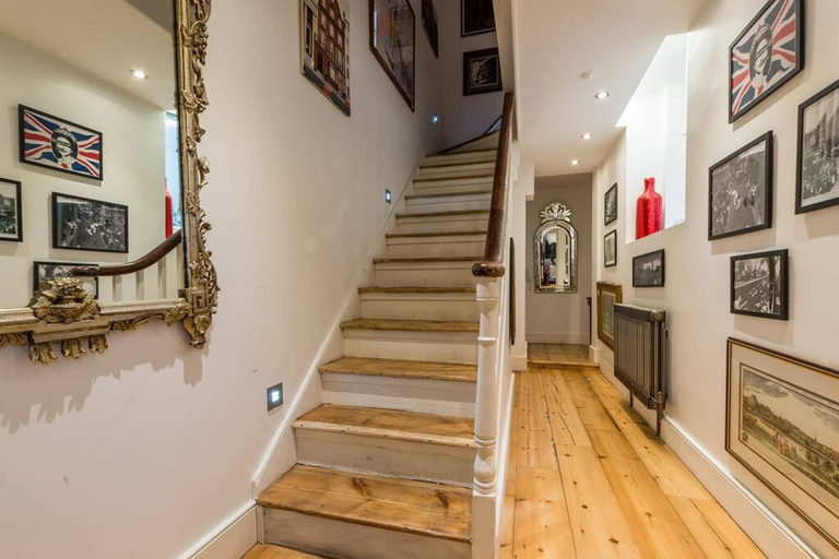 Room 4, Spacious 4 Bed Apartment Opposite British Museum, London